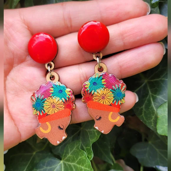 Cute Afrosilhouette Wooden Earrings - Picture 3 of 5